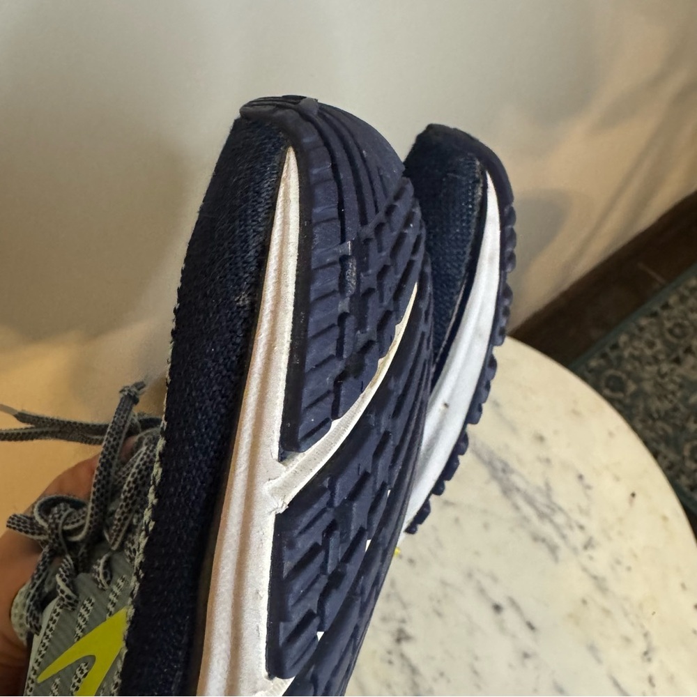 Brooks Revel Shoes Size 11 Womens
Very good condition blue green running - Picture 11 of 12